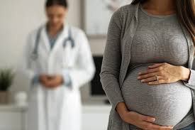 Understanding the Differences Between OBGYNs and Gynecologists